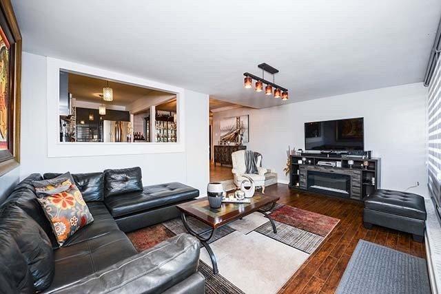 406 - 19 Four Winds Dr, Condo with 3 bedrooms, 2 bathrooms and 1 parking in Toronto ON | Image 8