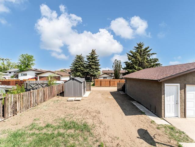 2053 10 Avenue Ne, House detached with 4 bedrooms, 2 bathrooms and 6 parking in Medicine Hat AB | Image 39