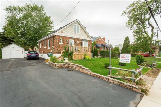 104 Rosedale Ave, House detached with 3 bedrooms, 2 bathrooms and 6 parking in Hamilton ON | Image 2