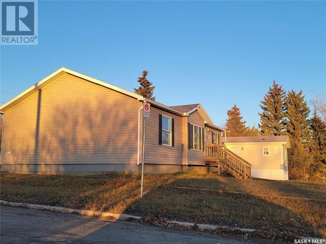 603 Pacific Avenue, Home with 3 bedrooms, 2 bathrooms and null parking in Kerrobert SK | Image 22