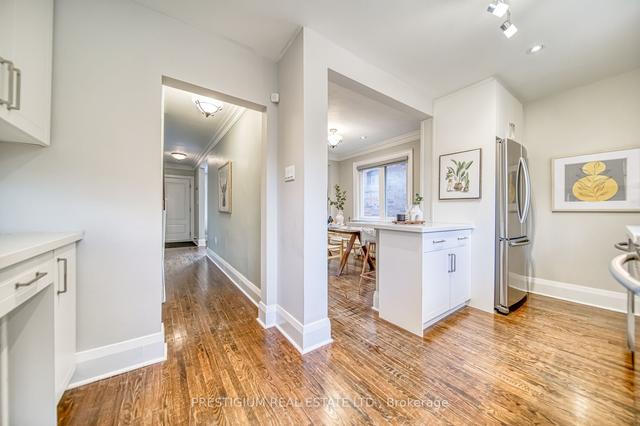 212 Broadway Ave, House detached with 3 bedrooms, 2 bathrooms and 1 parking in Toronto ON | Image 9