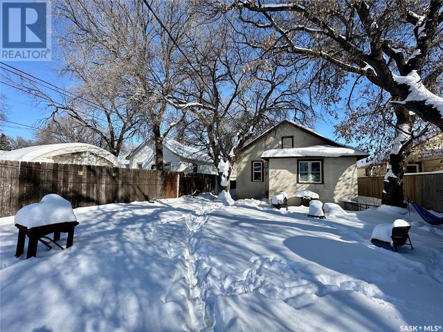 207 K Avenue S, House detached with 2 bedrooms, 1 bathrooms and null parking in Saskatoon SK | Image 30