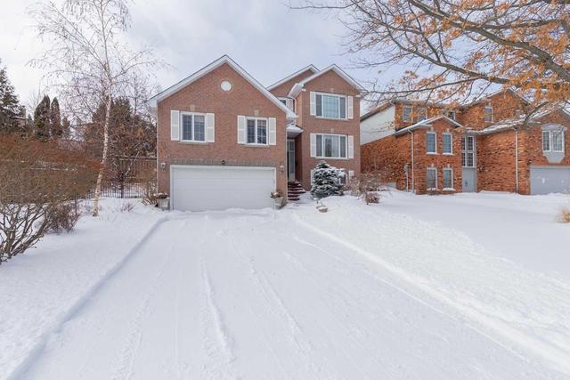 93 Honeysuckle Cres, House detached with 4 bedrooms, 4 bathrooms and 4 parking in Hamilton ON | Image 1