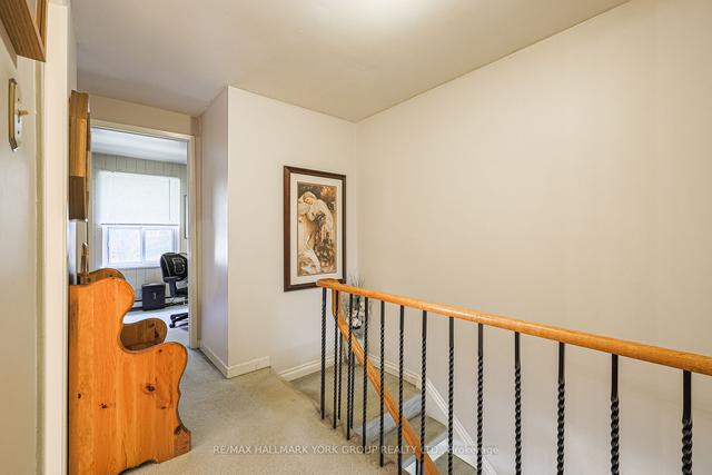 19 Edgar Woods Rd, Townhouse with 3 bedrooms, 3 bathrooms and 2 parking in Toronto ON | Image 6