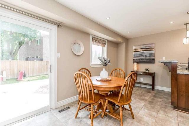 1092 Wildwood Dr, House detached with 4 bedrooms, 3 bathrooms and 4 parking in Newmarket ON | Image 11