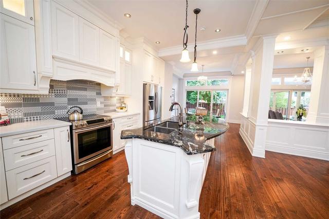 77 Bowshelm Crt, House detached with 5 bedrooms, 5 bathrooms and 6 parking in Mississauga ON | Image 33