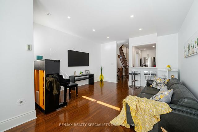 8c Clairtrell Rd, House attached with 3 bedrooms, 4 bathrooms and 2 parking in Toronto ON | Image 40