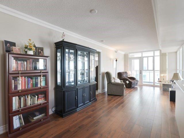 1002 - 3 Marine Parade Dr, Condo with 2 bedrooms, 2 bathrooms and 1 parking in Toronto ON | Image 12