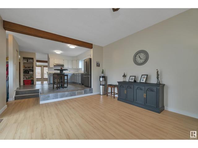5126 49 Av, House detached with 5 bedrooms, 2 bathrooms and null parking in Millet AB | Image 17