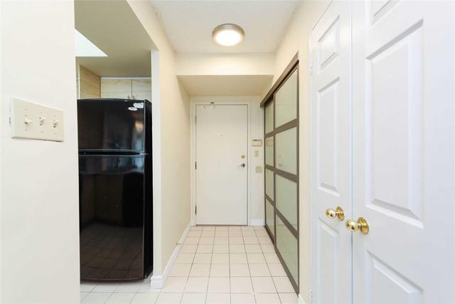 812 - 335 Webb Dr, Condo with 2 bedrooms, 2 bathrooms and 1 parking in Mississauga ON | Image 34