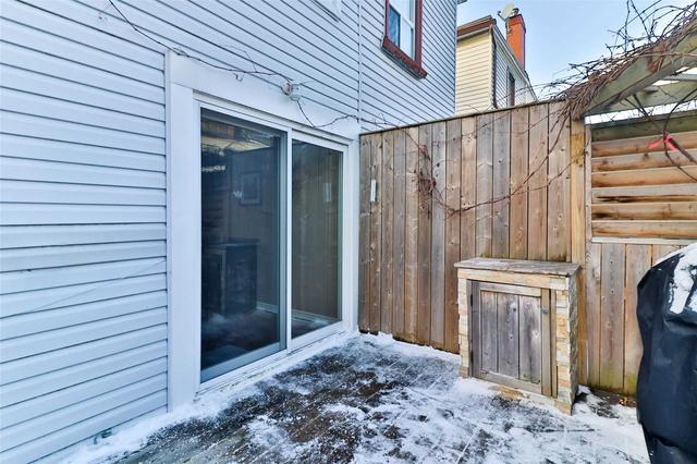 809 Pape Ave, House semidetached with 3 bedrooms, 2 bathrooms and 0 parking in Toronto ON | Image 19