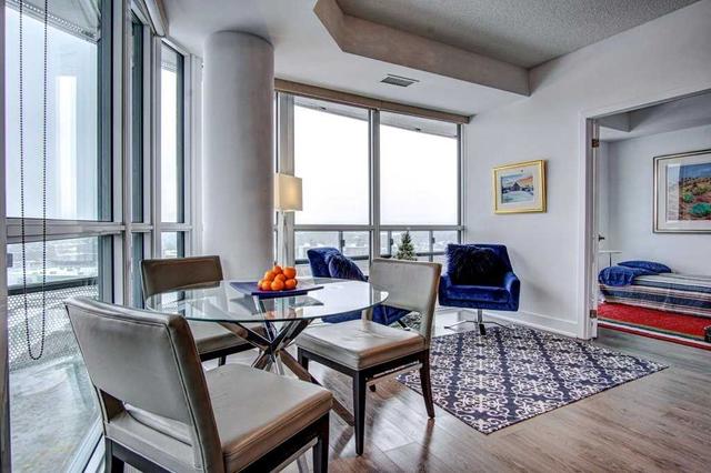 1009 - 99 The Donway Way, Condo with 2 bedrooms, 2 bathrooms and 1 parking in Toronto ON | Image 4