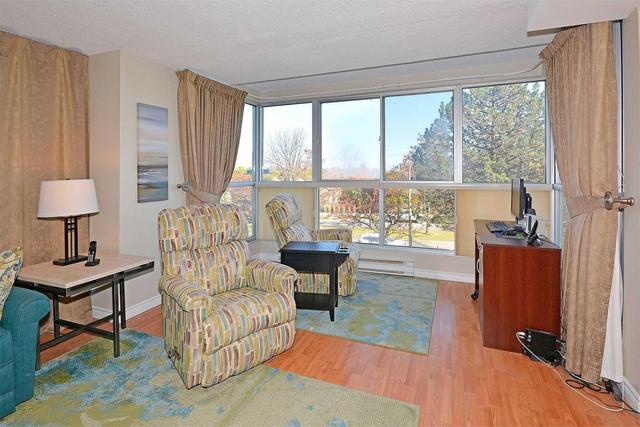 215 - 45 Cumberland Lane, Condo with 2 bedrooms, 2 bathrooms and 1 parking in Ajax ON | Image 4