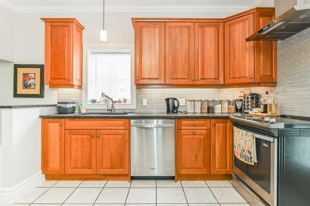 39 Delhi St, House detached with 3 bedrooms, 3 bathrooms and 2 parking in Guelph ON | Image 5