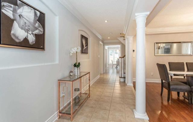 1577 Dockray Dr, House detached with 4 bedrooms, 3 bathrooms and 6 parking in Milton ON | Image 2