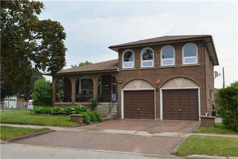 23 Starcross Crt, House detached with 3 bedrooms, 3 bathrooms and 4 parking in Toronto ON | Image 1