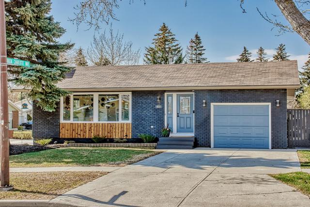 655 Queen Charlotte Drive Se, House detached with 3 bedrooms, 3 bathrooms and 4 parking in Calgary AB | Image 1