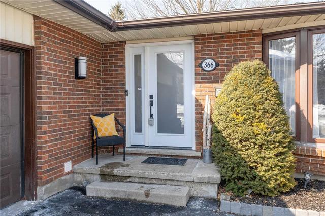 366 Hillside St, House detached with 3 bedrooms, 3 bathrooms and 10 parking in Waterloo ON | Image 35