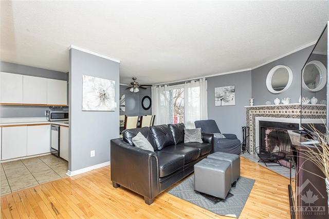301 - 1589 St Bernard Street, Condo with 2 bedrooms, 2 bathrooms and 1 parking in Ottawa ON | Image 2