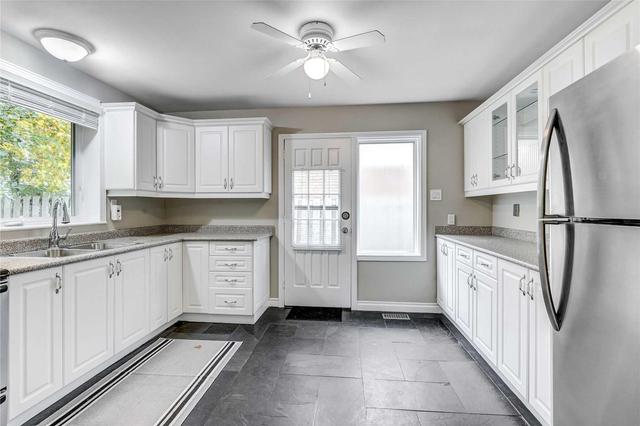 31 Burgby Ave, House detached with 3 bedrooms, 2 bathrooms and 5 parking in Brampton ON | Image 9