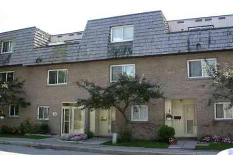 44 - 275 Manse Rd, Townhouse with 3 bedrooms, 2 bathrooms and 1 parking in Toronto ON | Image 1
