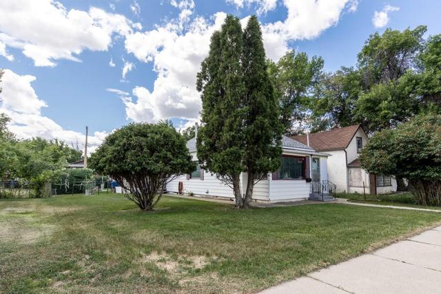 1019 Dominion Street Se, House detached with 2 bedrooms, 1 bathrooms and 3 parking in Medicine Hat AB | Image 3