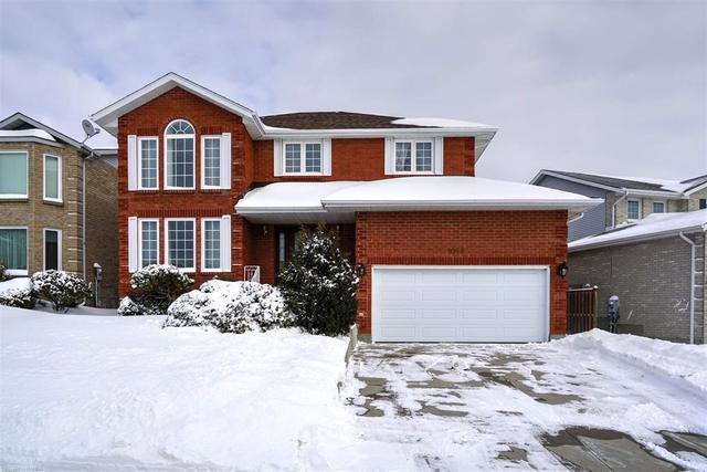 1099 Palmerston Crescent, House detached with 4 bedrooms, 2 bathrooms and 2 parking in Kingston ON | Image 2