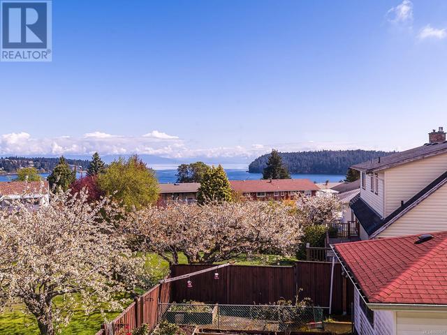 120 Black Powder Trail, House detached with 6 bedrooms, 3 bathrooms and 5 parking in Nanaimo BC | Card Image