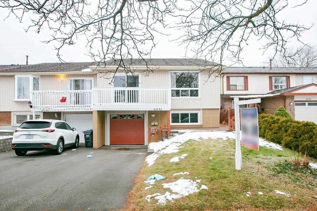 6032 Featherhead Cres, House semidetached with 3 bedrooms, 2 bathrooms and 3 parking in Mississauga ON | Image 1