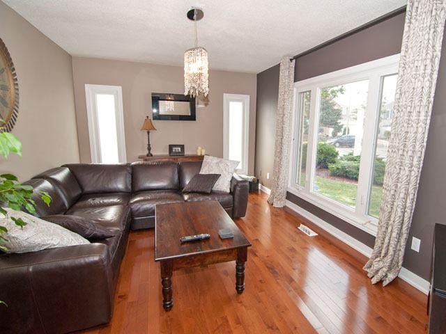 80 Nickel Cres, House detached with 3 bedrooms, 3 bathrooms and 3 parking in Brampton ON | Image 2