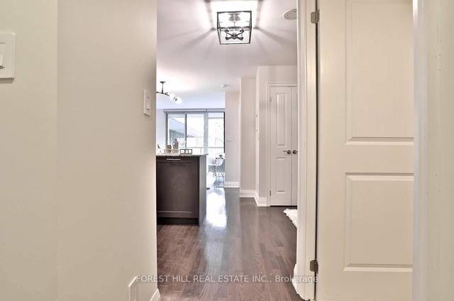 325 - 1 Bedford Rd, Condo with 1 bedrooms, 1 bathrooms and 1 parking in Toronto ON | Image 8