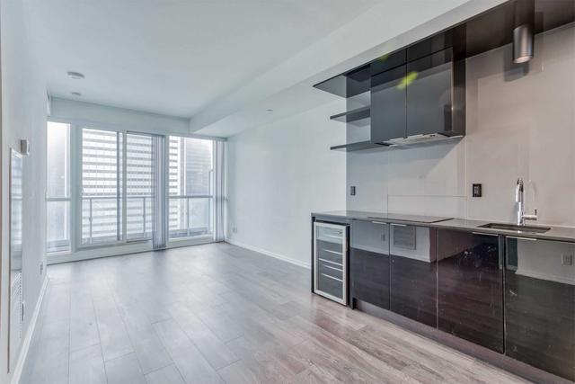 3608 - 70 Temperance St, Condo with 1 bedrooms, 1 bathrooms and 0 parking in Toronto ON | Image 8