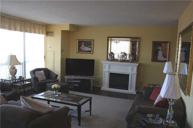 1002 - 712 Rossland Rd E, Condo with 2 bedrooms, 2 bathrooms and 2 parking in Whitby ON | Image 13