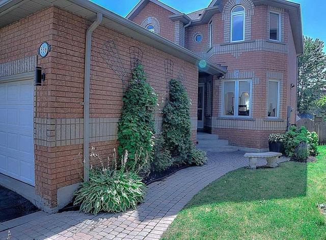 536 Alexis Crt, House detached with 3 bedrooms, 4 bathrooms and 4 parking in Mississauga ON | Image 2
