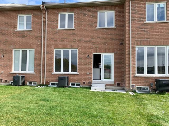 624 Krawchuk Cres, House attached with 4 bedrooms, 4 bathrooms and 2 parking in Oshawa ON | Image 18