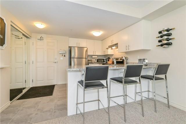 404 - 45 Kingsbury Sq, Condo with 1 bedrooms, 1 bathrooms and 1 parking in Guelph ON | Image 3