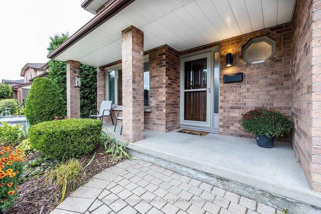 451 Aztec Dr, House detached with 3 bedrooms, 4 bathrooms and 3 parking in Oshawa ON | Image 12