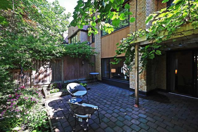 th3 - 250 Erskine Ave, Townhouse with 3 bedrooms, 2 bathrooms and 2 parking in Toronto ON | Image 18