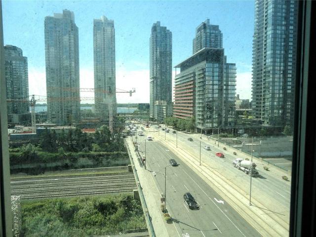 1002 - 397 Front St W, Condo with 2 bedrooms, 2 bathrooms and 0 parking in Toronto ON | Image 3