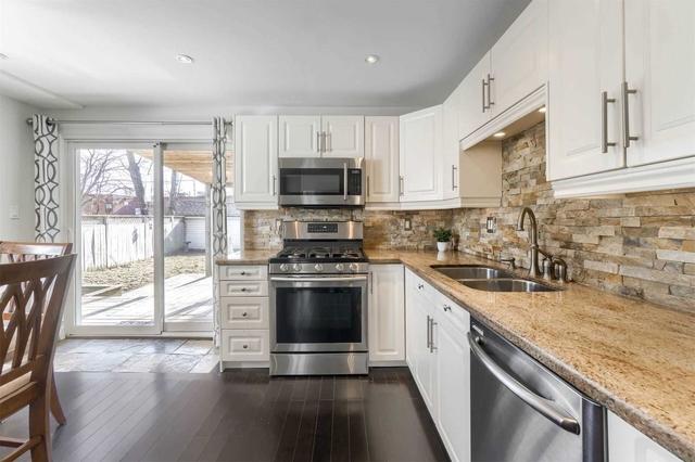 21 West St, House detached with 3 bedrooms, 1 bathrooms and 5 parking in Brampton ON | Image 7