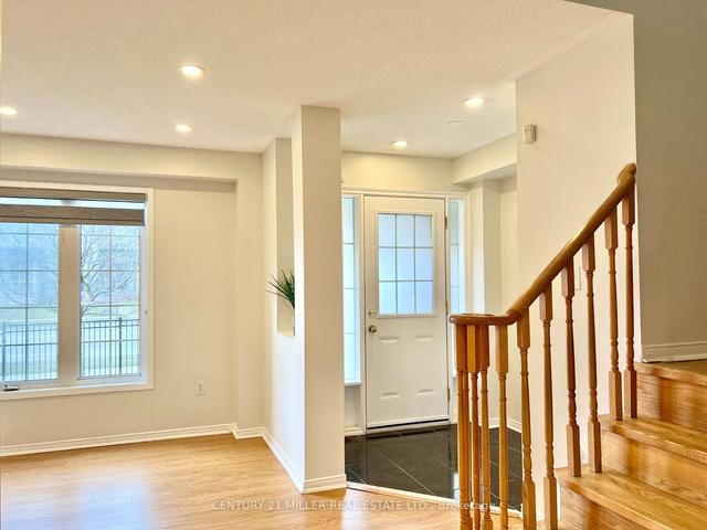 5953 Tenth Line W, House attached with 3 bedrooms, 3 bathrooms and 2 parking in Mississauga ON | Image 11