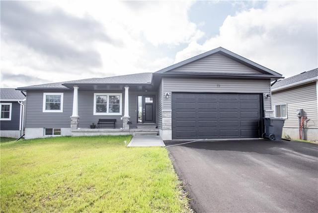 30 Anthony Street, House detached with 2 bedrooms, 2 bathrooms and 4 parking in Petawawa ON | Card Image