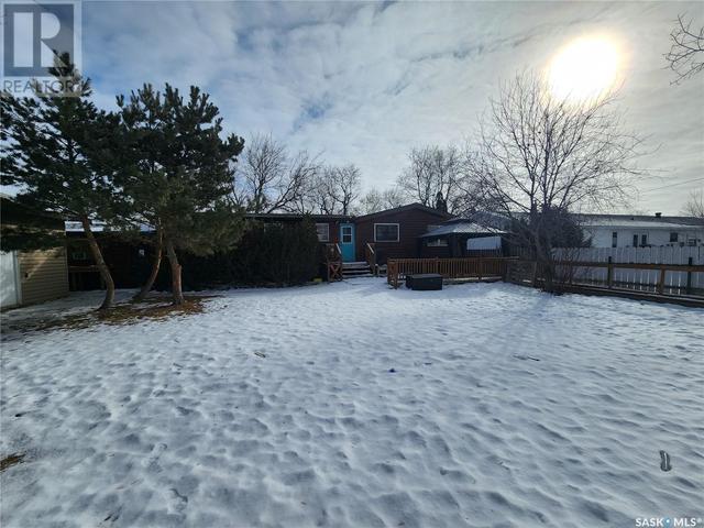 105 Carrol Street, House detached with 6 bedrooms, 2 bathrooms and null parking in Lampman SK | Image 10