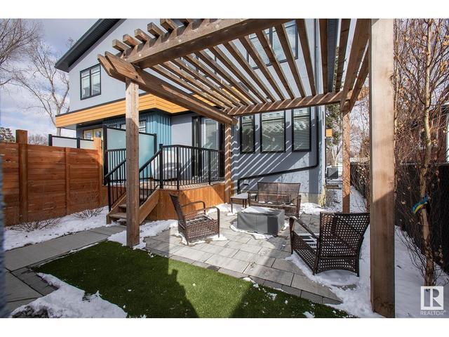 8543 67 Av Nw, House semidetached with 4 bedrooms, 3 bathrooms and null parking in Edmonton AB | Image 50