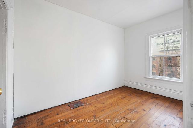 457 Queen St E, House attached with 4 bedrooms, 2 bathrooms and 0 parking in Toronto ON | Image 8