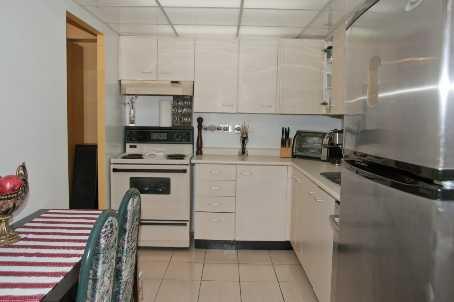405 - 115 Hillcrest Ave, Condo with 2 bedrooms, 1 bathrooms and 1 parking in Mississauga ON | Image 5
