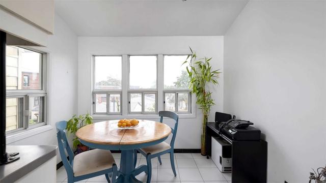1295 Davenport Rd, House attached with 2 bedrooms, 2 bathrooms and 1 parking in Toronto ON | Image 5