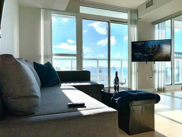 3702 - 85 Queens Wharf Rd, Condo with 1 bedrooms, 1 bathrooms and 1 parking in Toronto ON | Image 3