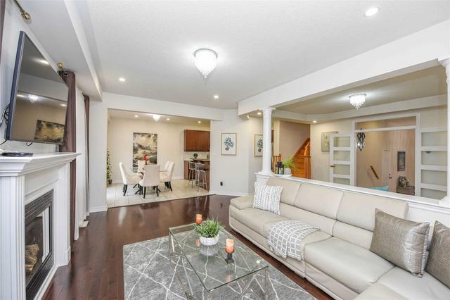 404 Nairn Circ, House detached with 4 bedrooms, 4 bathrooms and 6 parking in Milton ON | Image 10