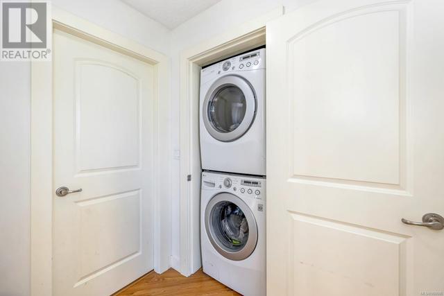 Laundry (Lower Floor) | Image 33